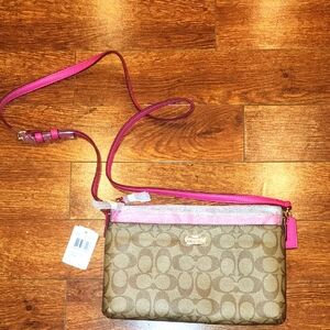 NWT Coach Signature Coated Canvas Crossbody With Pop Pouch F52657
